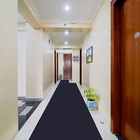 Treebo Rejoice 52 - 3Km From Huda City Metro Station Badshahpur المظهر الخارجي الصورة