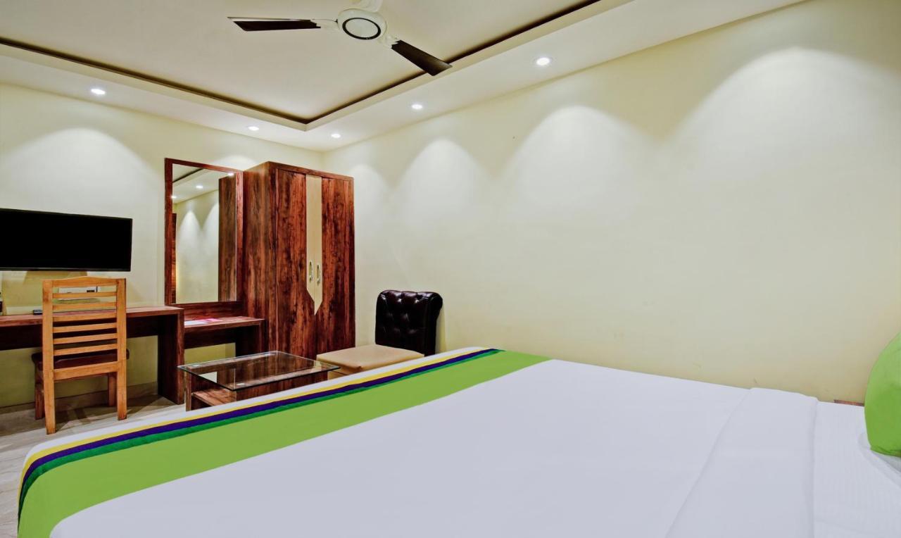 Treebo Rejoice 52 - 3Km From Huda City Metro Station Badshahpur المظهر الخارجي الصورة