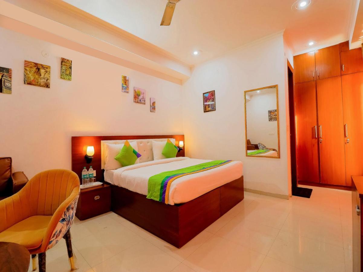 Treebo Rejoice 52 - 3Km From Huda City Metro Station Badshahpur المظهر الخارجي الصورة