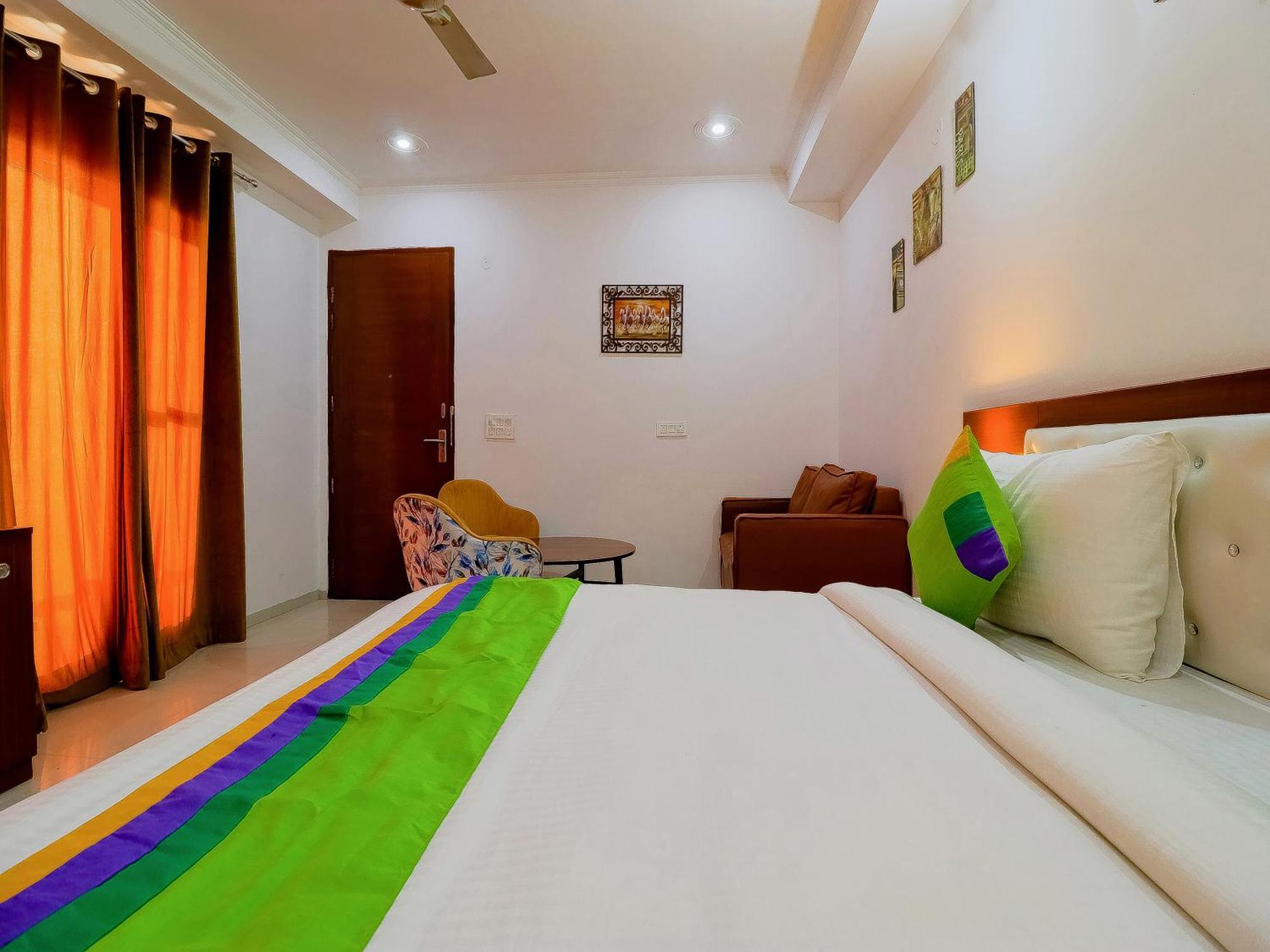 Treebo Rejoice 52 - 3Km From Huda City Metro Station Badshahpur المظهر الخارجي الصورة