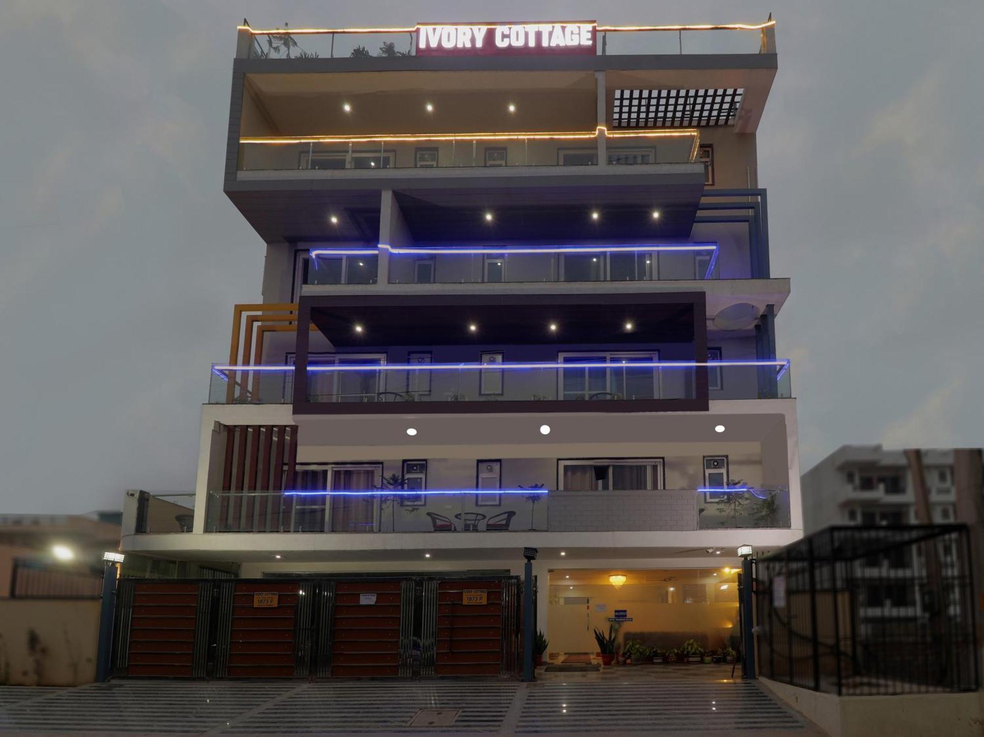 Treebo Rejoice 52 - 3Km From Huda City Metro Station Badshahpur المظهر الخارجي الصورة