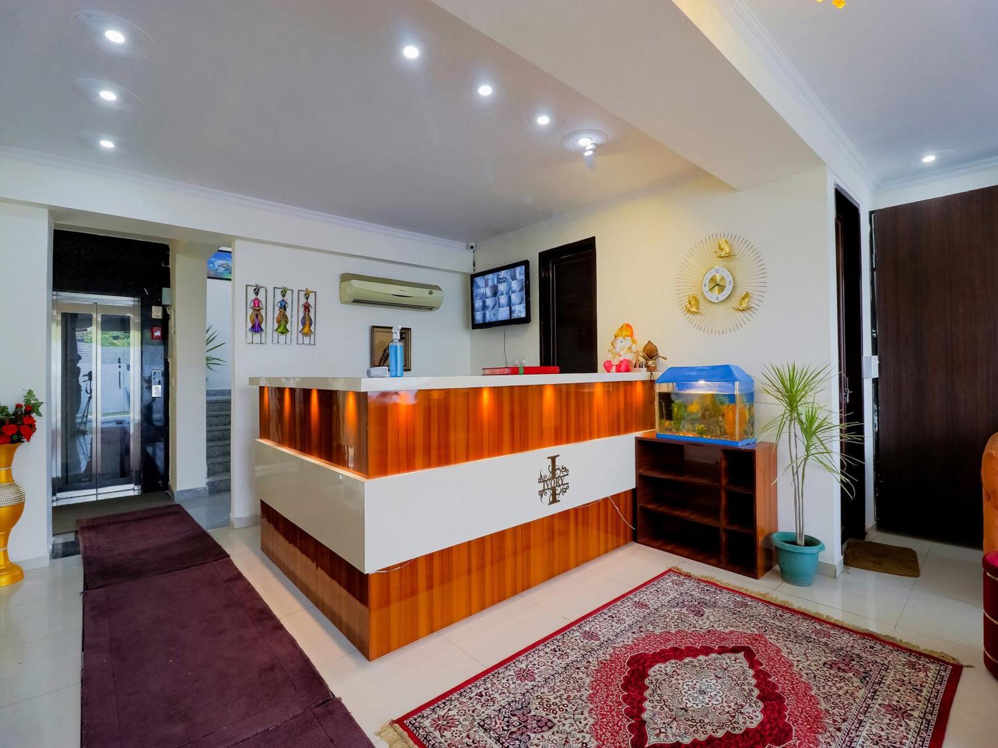 Treebo Rejoice 52 - 3Km From Huda City Metro Station Badshahpur المظهر الخارجي الصورة