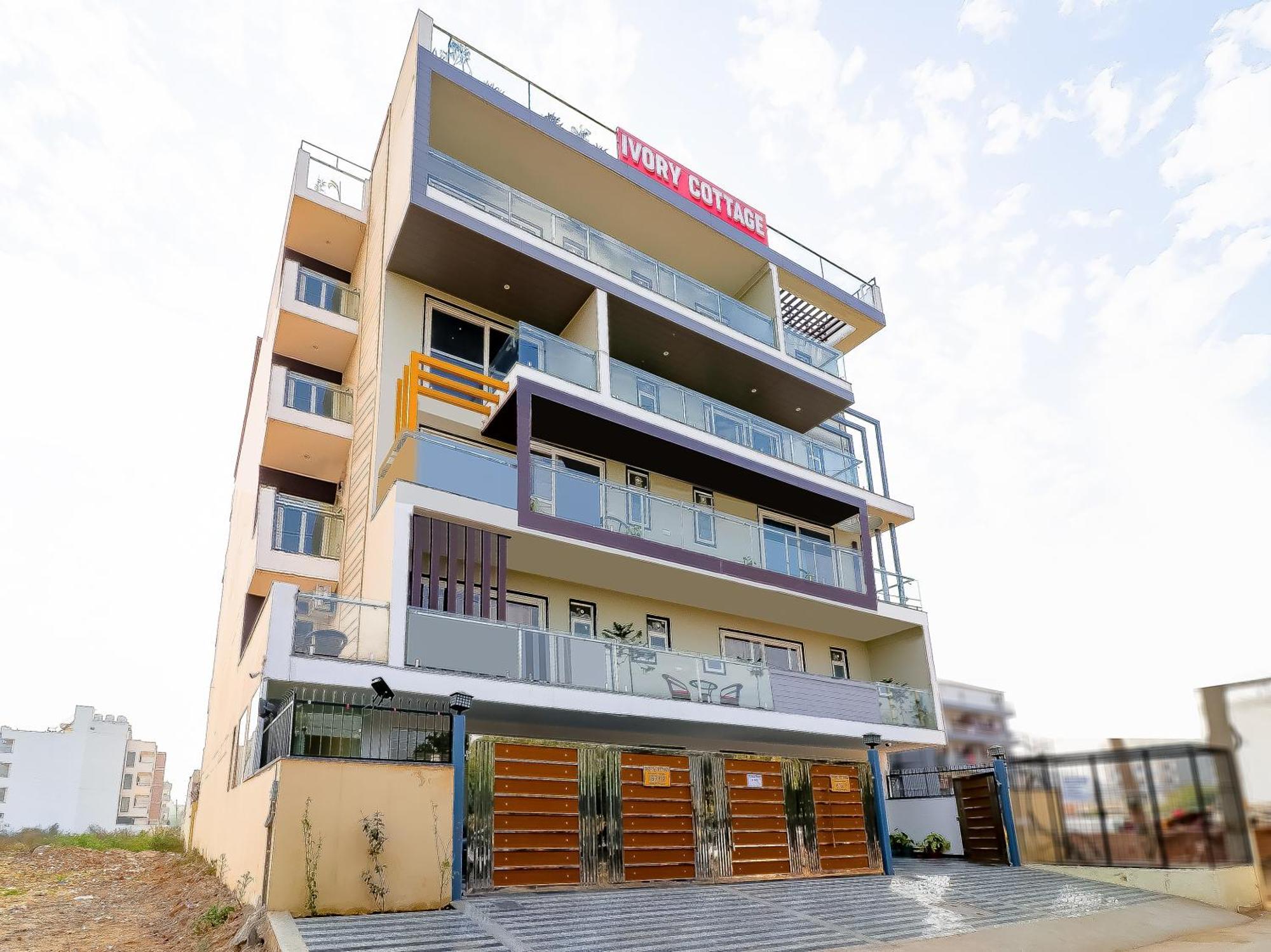 Treebo Rejoice 52 - 3Km From Huda City Metro Station Badshahpur المظهر الخارجي الصورة