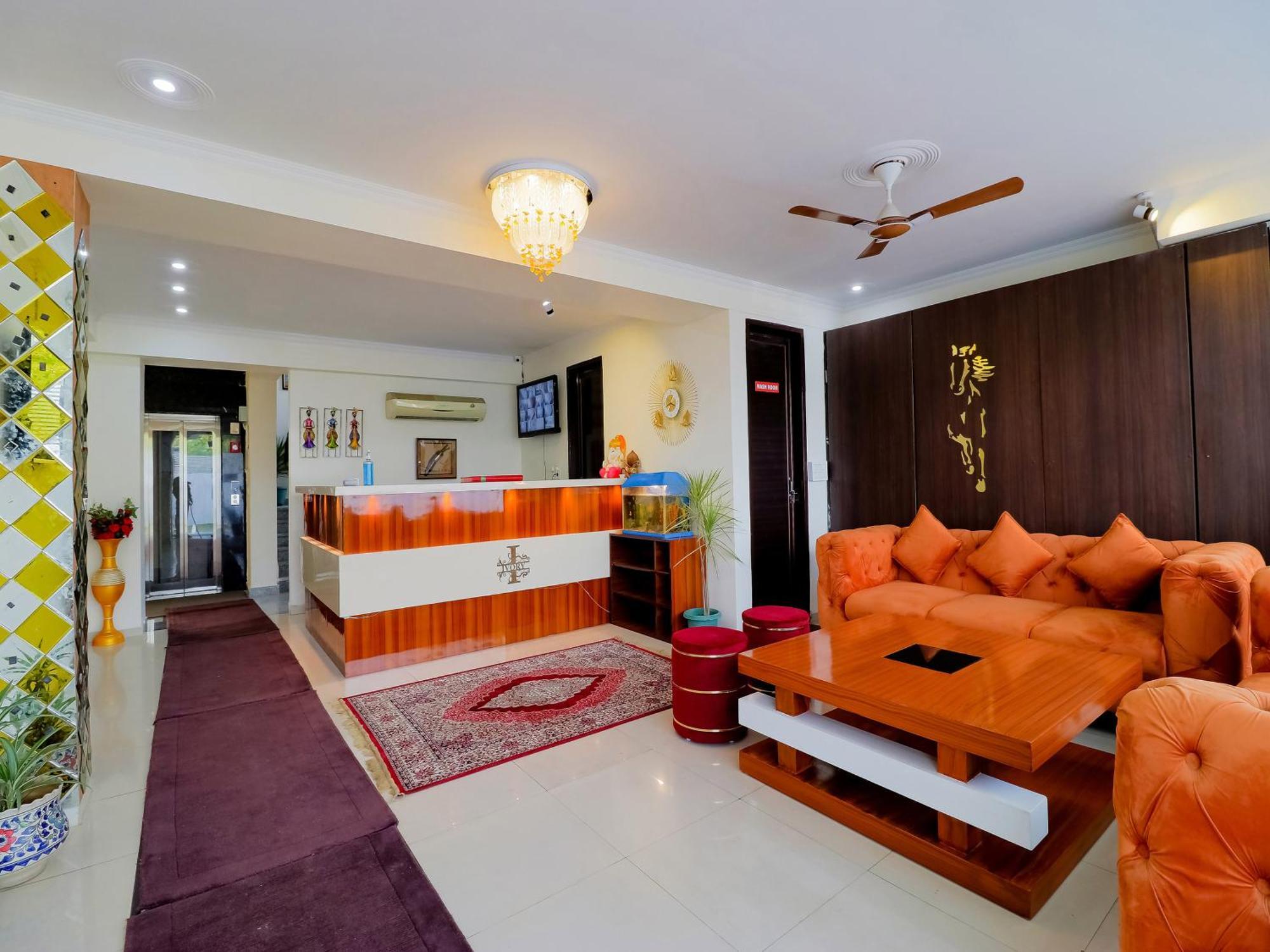 Treebo Rejoice 52 - 3Km From Huda City Metro Station Badshahpur المظهر الخارجي الصورة