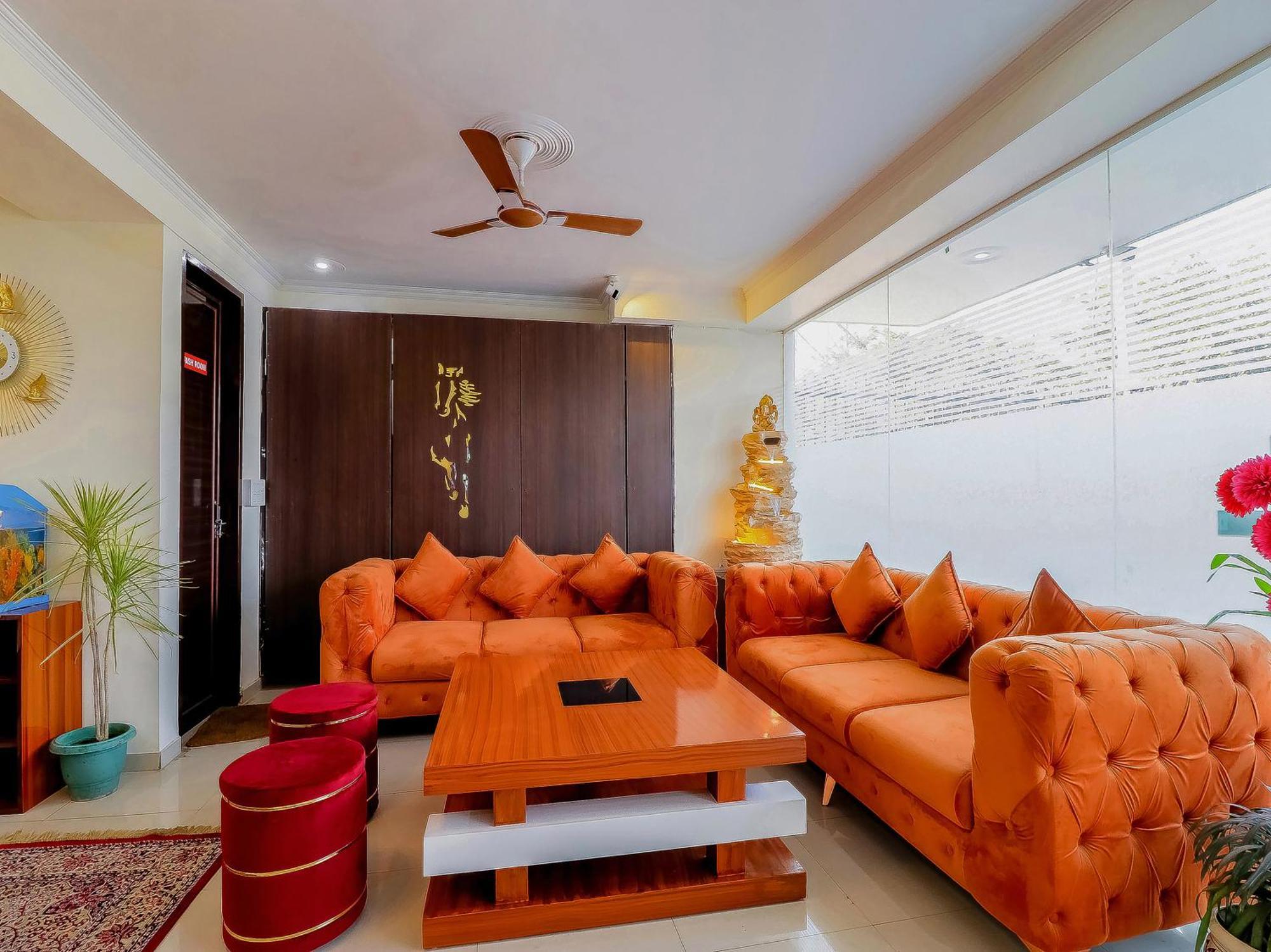 Treebo Rejoice 52 - 3Km From Huda City Metro Station Badshahpur المظهر الخارجي الصورة