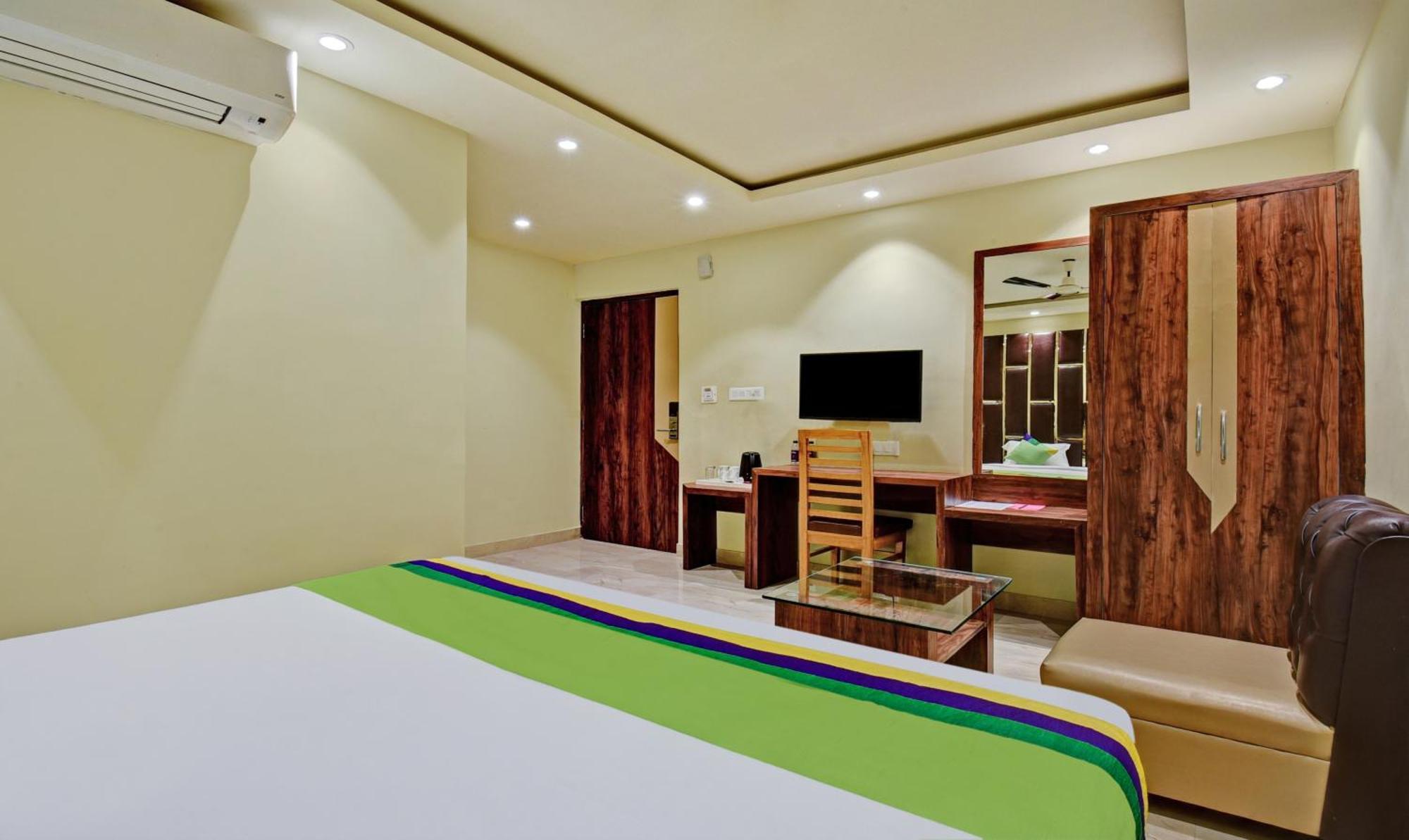 Treebo Rejoice 52 - 3Km From Huda City Metro Station Badshahpur المظهر الخارجي الصورة