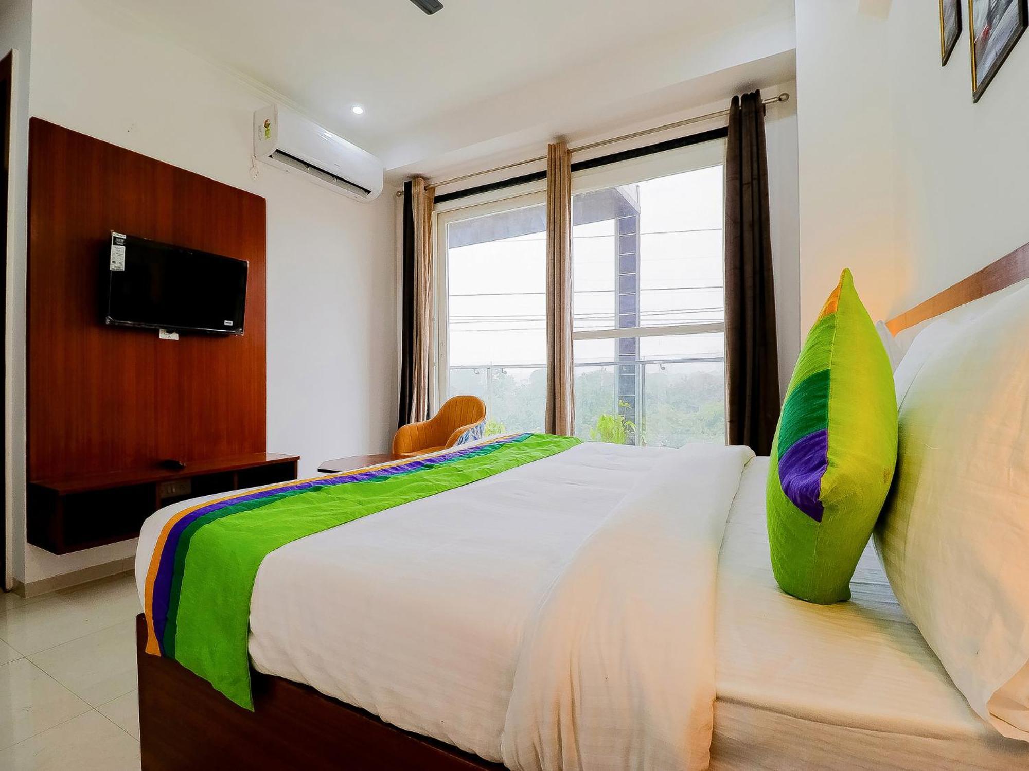 Treebo Rejoice 52 - 3Km From Huda City Metro Station Badshahpur المظهر الخارجي الصورة