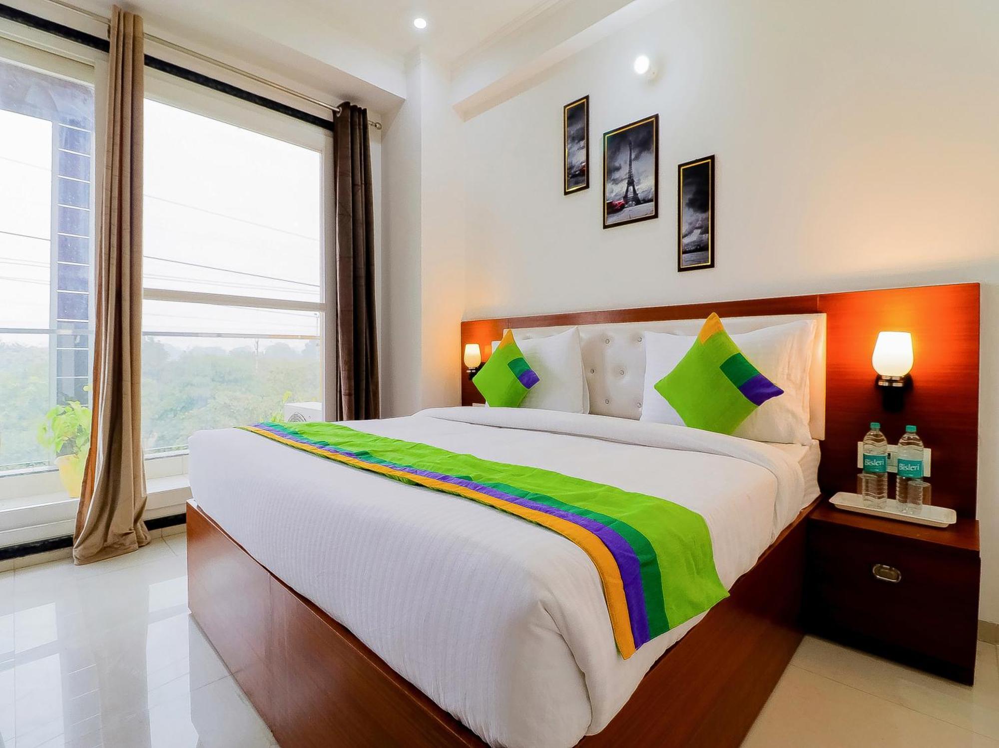 Treebo Rejoice 52 - 3Km From Huda City Metro Station Badshahpur المظهر الخارجي الصورة