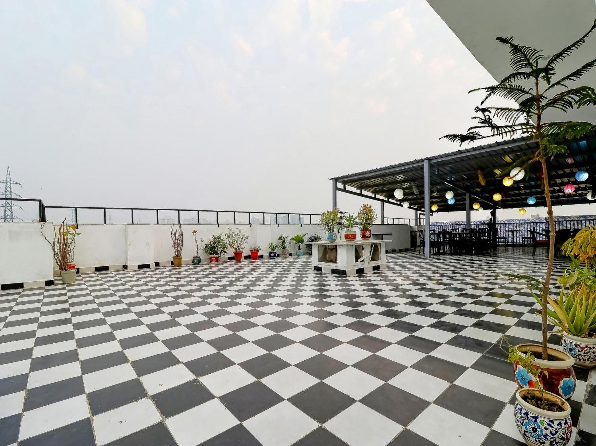 Treebo Rejoice 52 - 3Km From Huda City Metro Station Badshahpur المظهر الخارجي الصورة