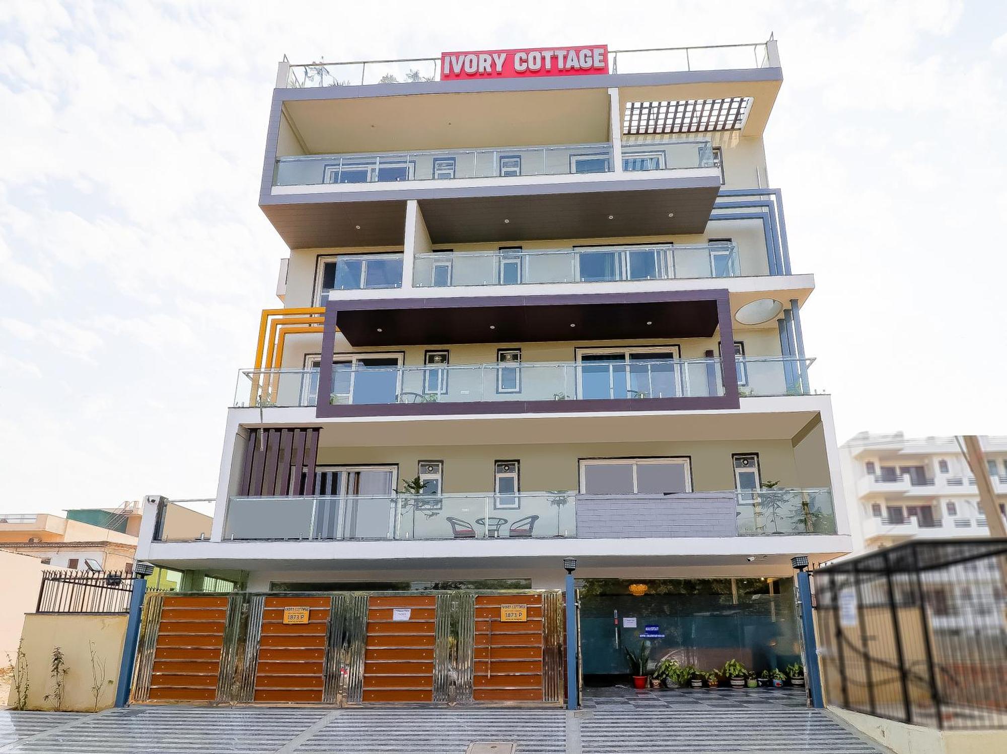 Treebo Rejoice 52 - 3Km From Huda City Metro Station Badshahpur المظهر الخارجي الصورة